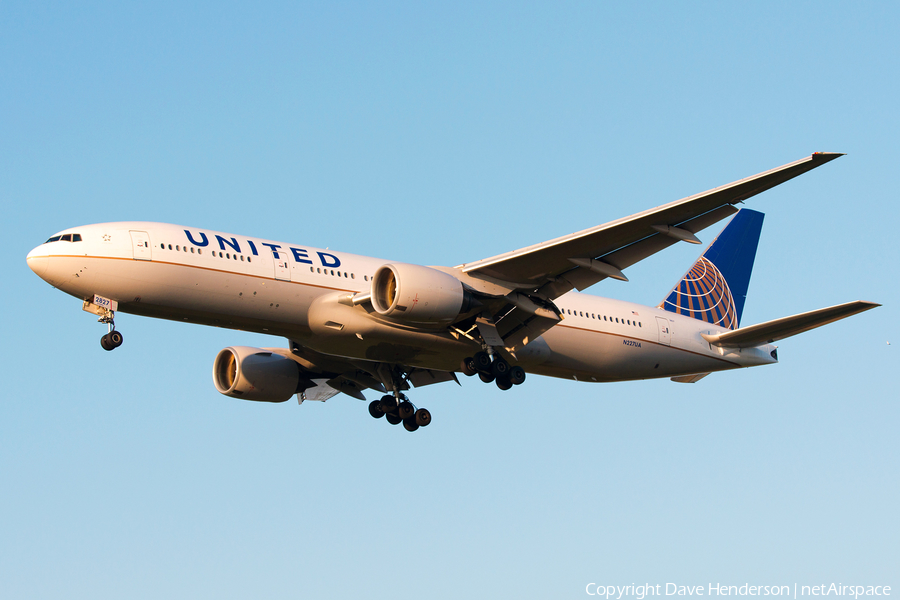 United Airlines Boeing 777-222(ER) (N227UA) | Photo 29014