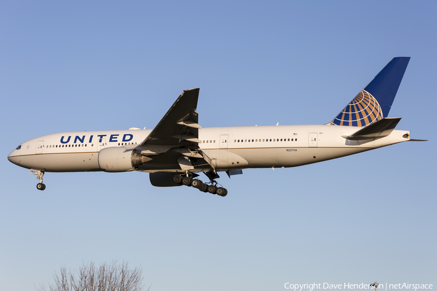 United Airlines Boeing 777-222(ER) (N227UA) | Photo 369234