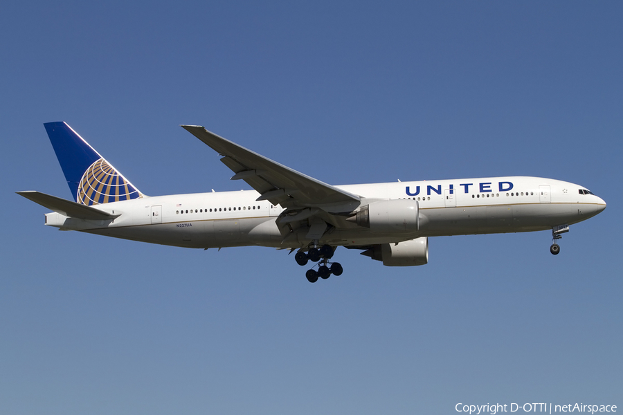 United Airlines Boeing 777-222(ER) (N227UA) | Photo 405633
