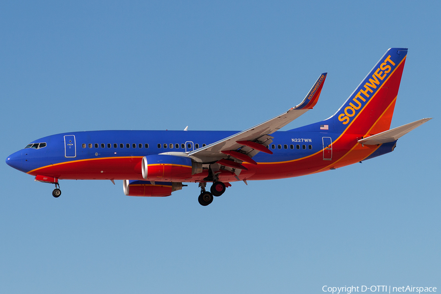 Southwest Airlines Boeing 737-7H4 (N227WN) | Photo 181085