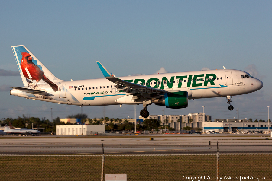 Frontier Airlines Airbus A320-214 (N228FR) | Photo 296927