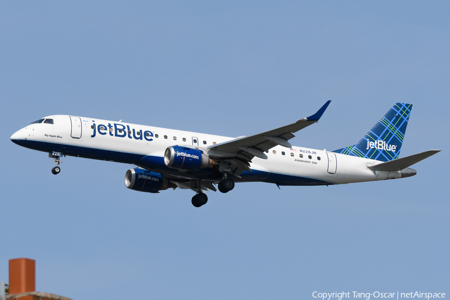 JetBlue Airways Embraer ERJ-190AR (ERJ-190-100IGW) (N228JB) | Photo 566382
