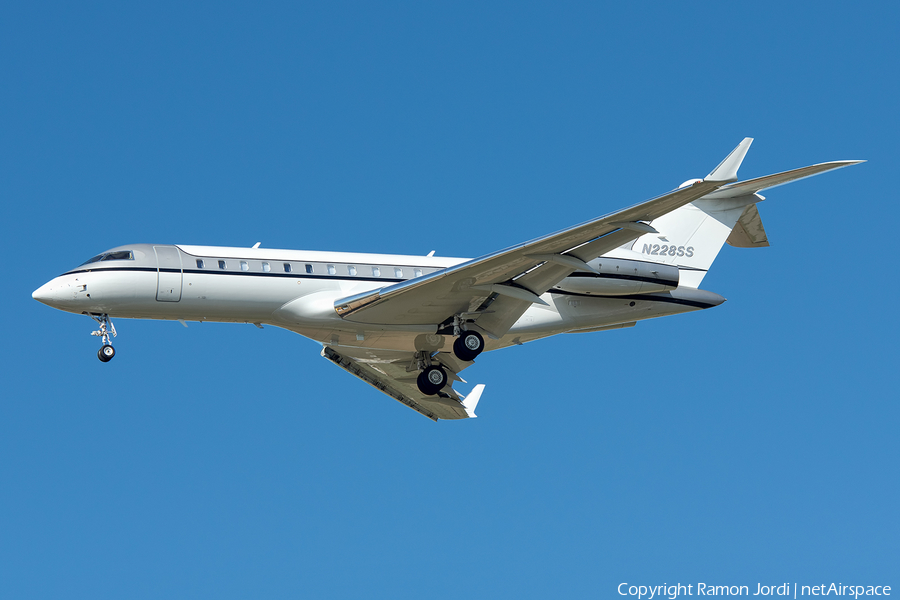 (Private) Bombardier BD-700-1A10 Global Express (N228SS) | Photo 354881