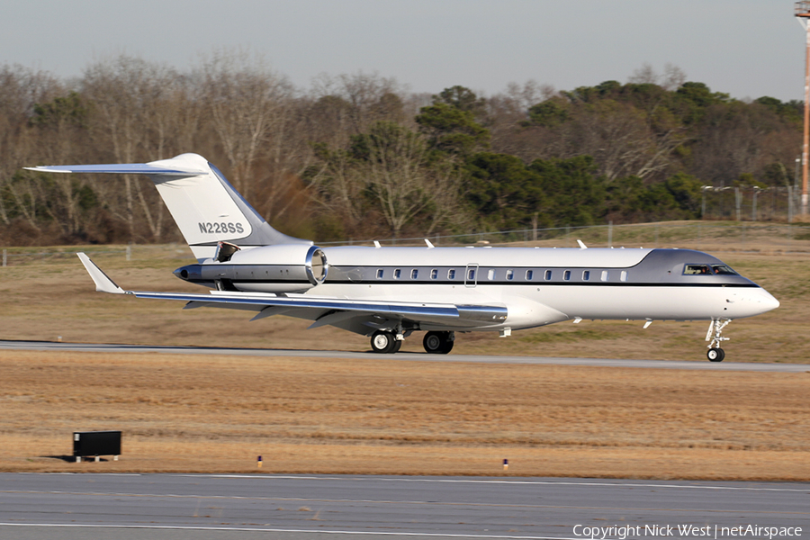 (Private) Bombardier BD-700-1A10 Global Express (N228SS) | Photo 295827