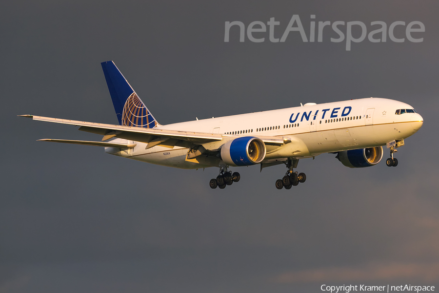 United Airlines Boeing 777-222 (N228UA) | Photo 675857