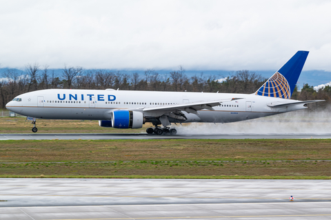 United Airlines Boeing 777-222 (N228UA) at  Frankfurt am Main, Germany