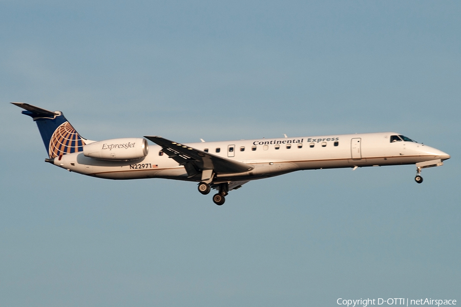 Continental Express (ExpressJet) Embraer ERJ-145LR (N22971) | Photo 176663