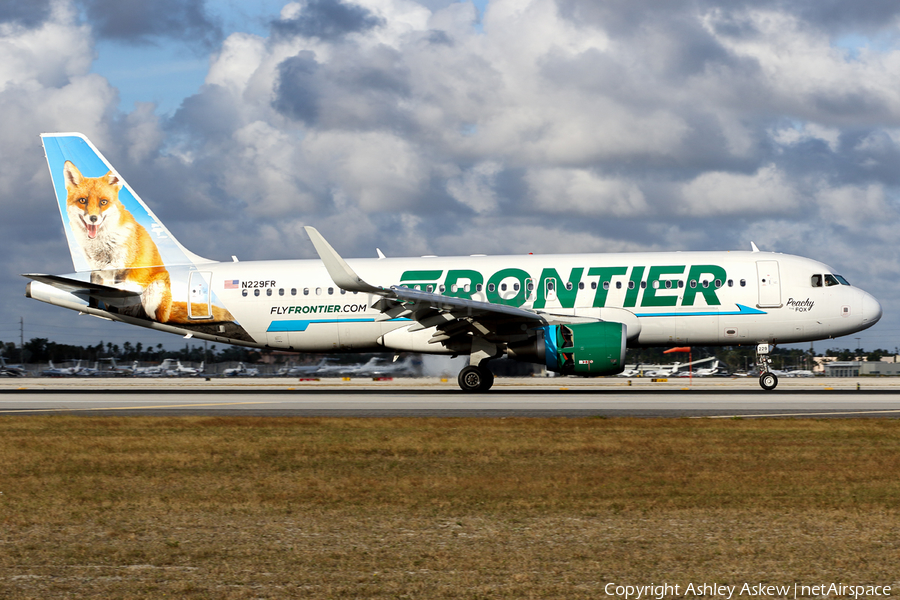 Frontier Airlines Airbus A320-214 (N229FR) | Photo 221356