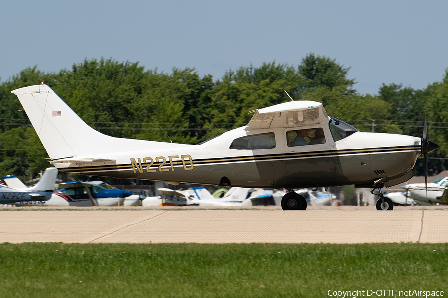 (Private) Cessna 210L Centurion (N22FB) | Photo 660824