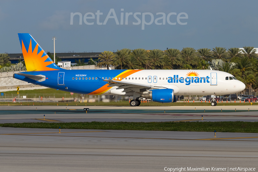 Allegiant Air Airbus A320-214 (N232NV) | Photo 561190