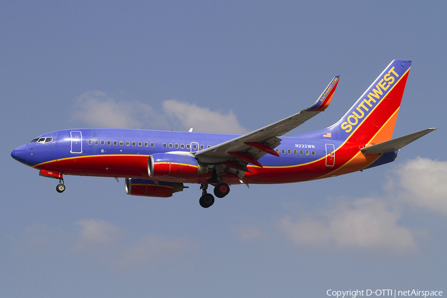 Southwest Airlines Boeing 737-7H4 (N232WN) | Photo 337989