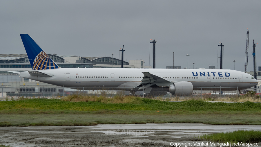 United Airlines Boeing 777-322(ER) (N2331U) | Photo 168584