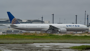 United Airlines Boeing 777-322(ER) (N2331U) at  San Francisco - International, United States