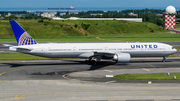 United Airlines Boeing 777-322(ER) (N2331U) at  Taipei - Taoyuan, Taiwan