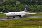 United Airlines Boeing 777-322(ER) (N2332U) at  Sao Paulo - Guarulhos - Andre Franco Montoro (Cumbica), Brazil
