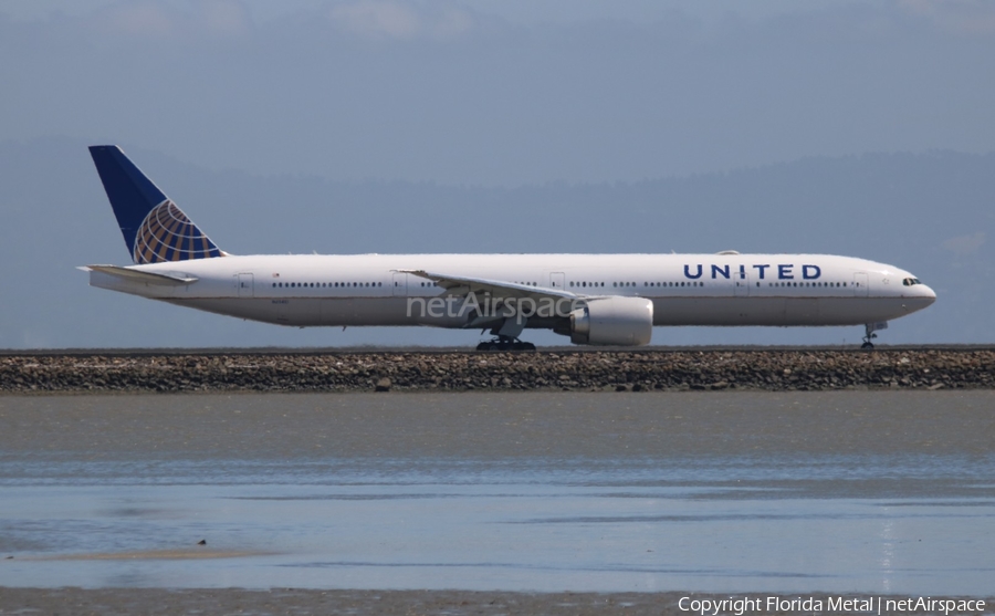 United Airlines Boeing 777-322(ER) (N2341U) | Photo 306711