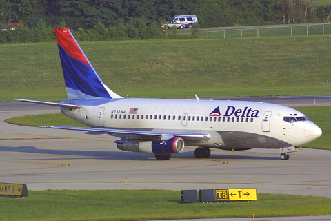 Delta Air Lines Boeing 737-247(Adv) (N236WA) at  Covington - Northern Kentucky International (Greater Cincinnati), United States