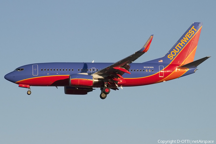 Southwest Airlines Boeing 737-7H4 (N236WN) | Photo 178976