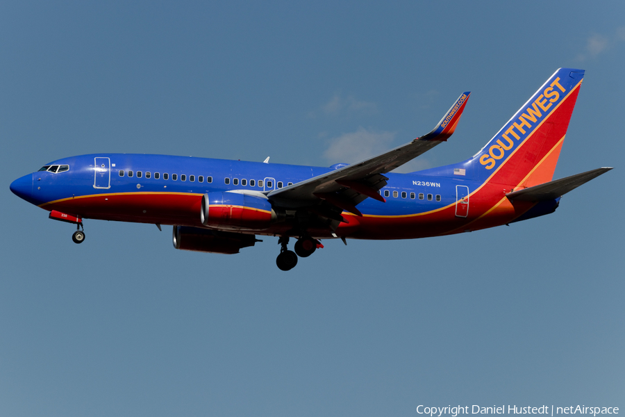 Southwest Airlines Boeing 737-7H4 (N236WN) | Photo 446774