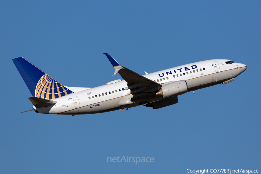 United Airlines Boeing 737-724 (N23708) | Photo 263837