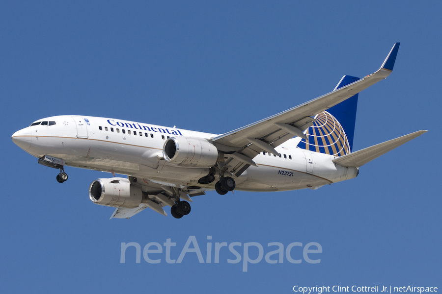 Continental Airlines Boeing 737-724 (N23721) | Photo 41906