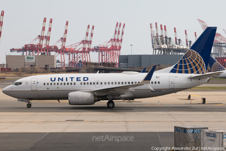 United Airlines Boeing 737-724 (N23721) | Photo 158655