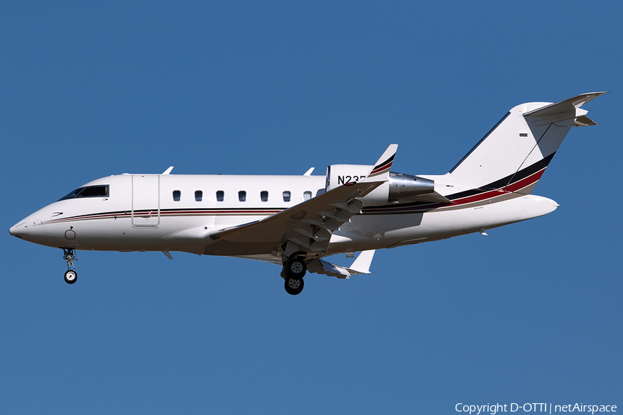 NetJets Bombardier CL-600-2B16 Challenger 650 (N237QS) | Photo 538797