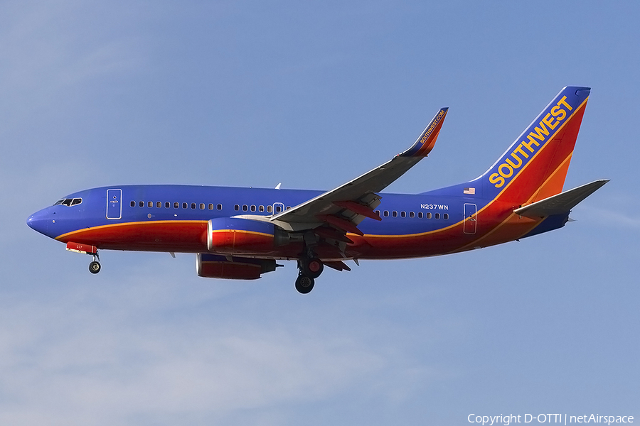 Southwest Airlines Boeing 737-7H4 (N237WN) | Photo 278964