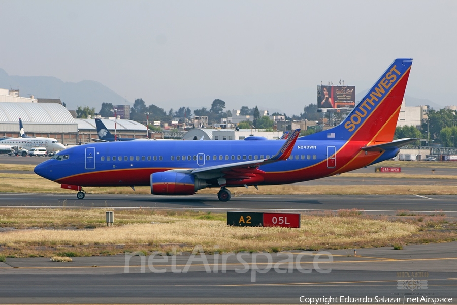 Southwest Airlines Boeing 737-7H4 (N240WN) | Photo 385625