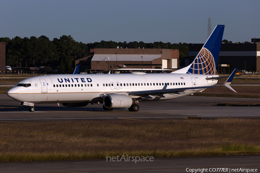 United Airlines Boeing 737-824 (N24202) | Photo 395591