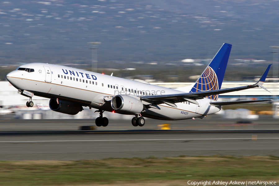 United Airlines Boeing 737-824 (N24211) | Photo 171519