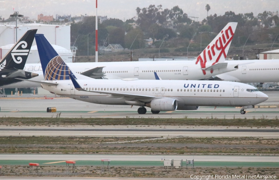 United Airlines Boeing 737-824 (N24211) | Photo 378587
