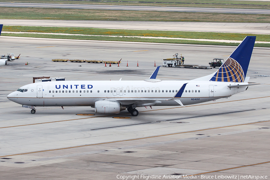 United Airlines Boeing 737-824 (N24212) | Photo 335302