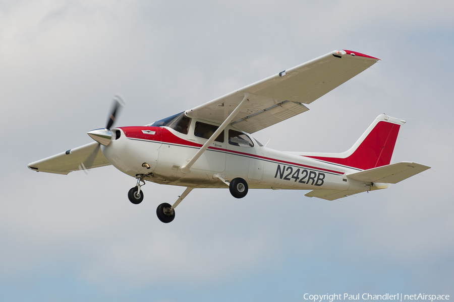 (Private) Cessna 172S Skyhawk SP (N242RB) | Photo 183100