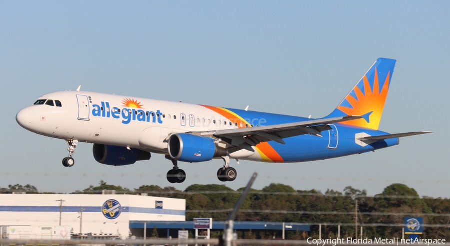 Allegiant Air Airbus A320-214 (N243NV) | Photo 570799