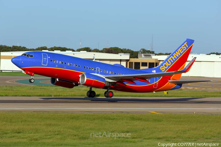 Southwest Airlines Boeing 737-7H4 (N243WN) | Photo 182877