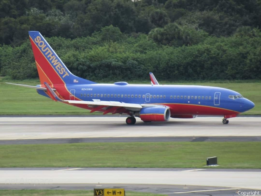 Southwest Airlines Boeing 737-7H4 (N243WN) | Photo 518140