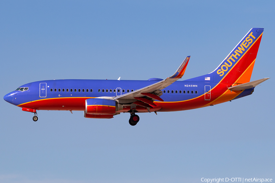 Southwest Airlines Boeing 737-7H4 (N245WN) | Photo 196953