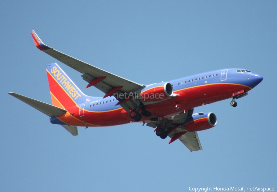 Southwest Airlines Boeing 737-7H4 (N246LV) | Photo 328602