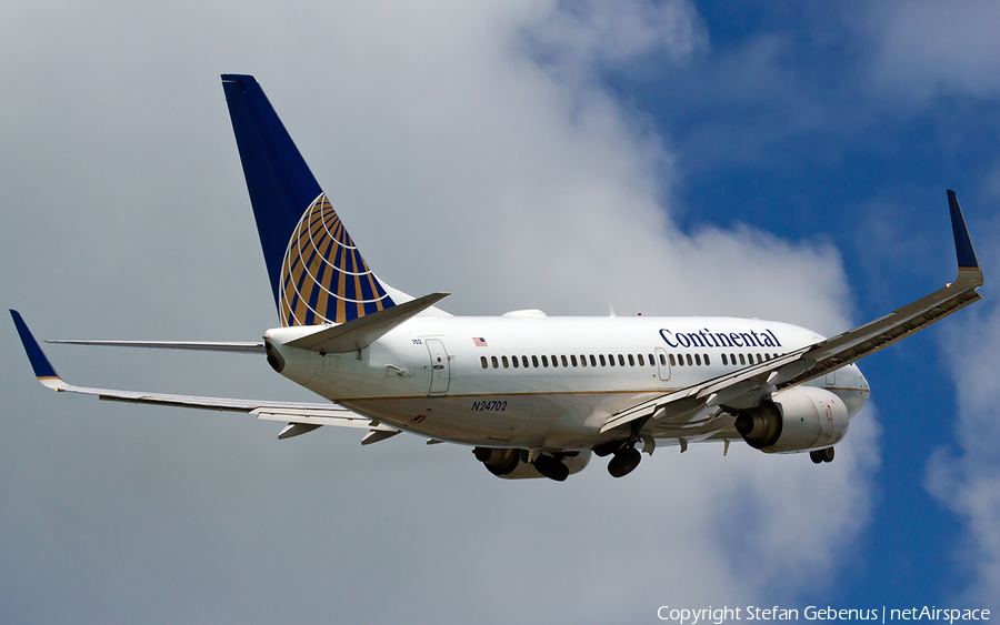 Continental Airlines Boeing 737-724 (N24702) | Photo 660