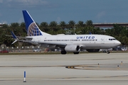 United Airlines Boeing 737-724 (N24702) at  Ft. Lauderdale - International, United States