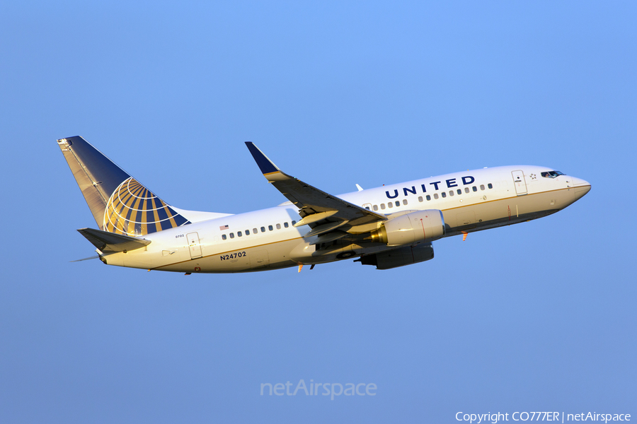 United Airlines Boeing 737-724 (N24702) | Photo 33846
