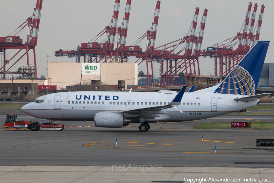 United Airlines Boeing 737-724 (N24715) | Photo 158671