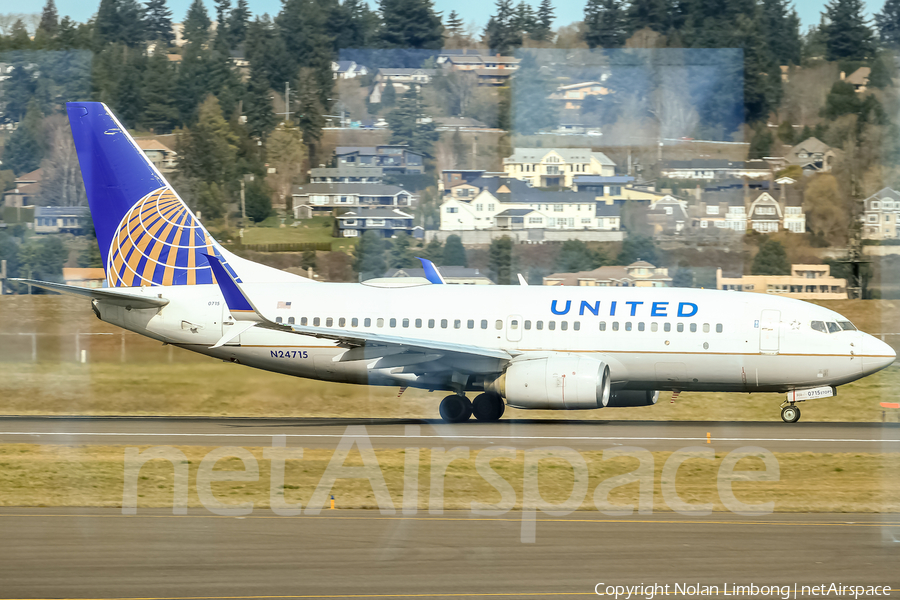 United Airlines Boeing 737-724 (N24715) | Photo 426806