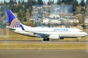 United Airlines Boeing 737-724 (N24715) at  Portland - International, United States