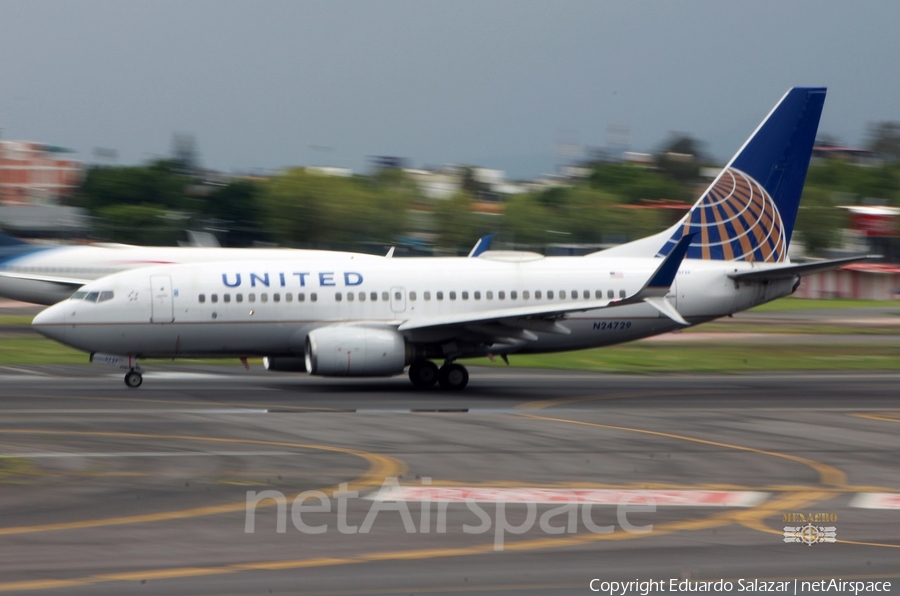 United Airlines Boeing 737-724 (N24729) | Photo 502931