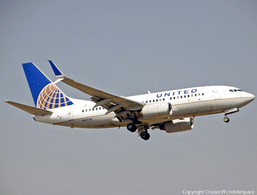 United Airlines Boeing 737-724 (N24736) | Photo 259138
