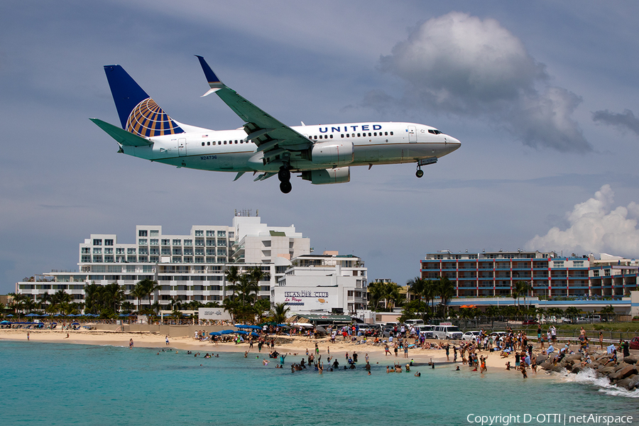 United Airlines Boeing 737-724 (N24736) | Photo 360039