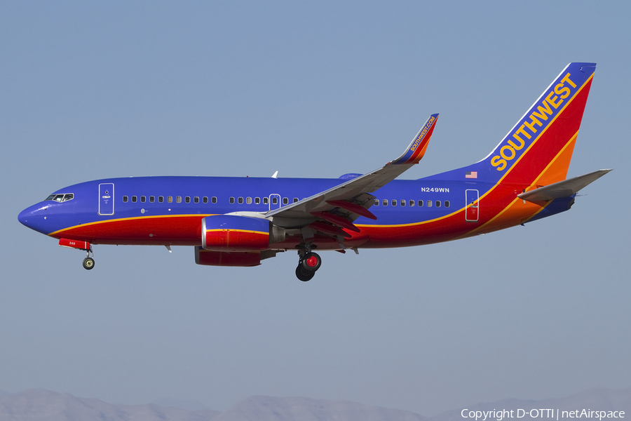 Southwest Airlines Boeing 737-7H4 (N249WN) | Photo 424473