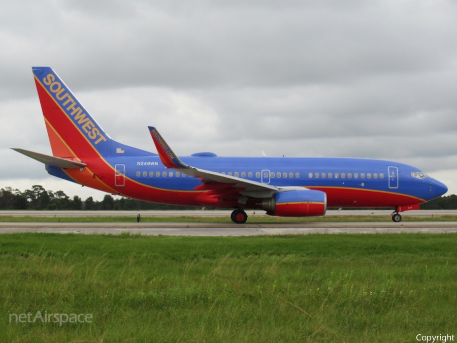Southwest Airlines Boeing 737-7H4 (N249WN) | Photo 410707